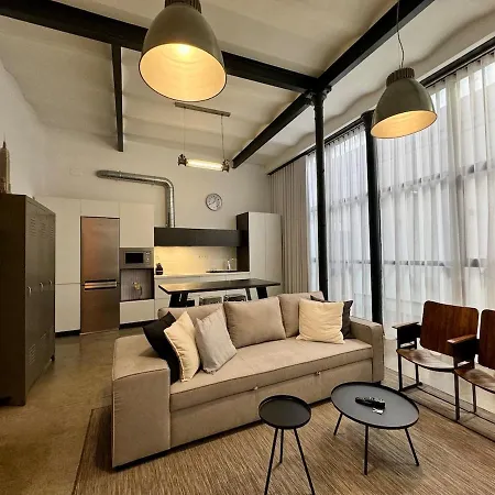 06 Alameda Luxury Apartment *
