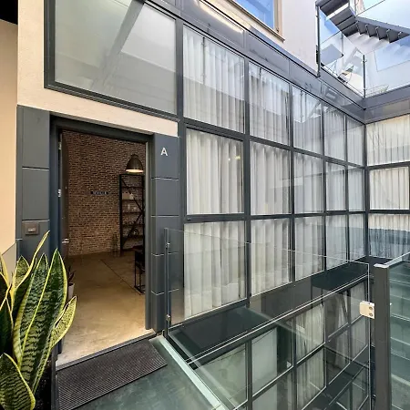 06 Alameda Luxury Apartment *