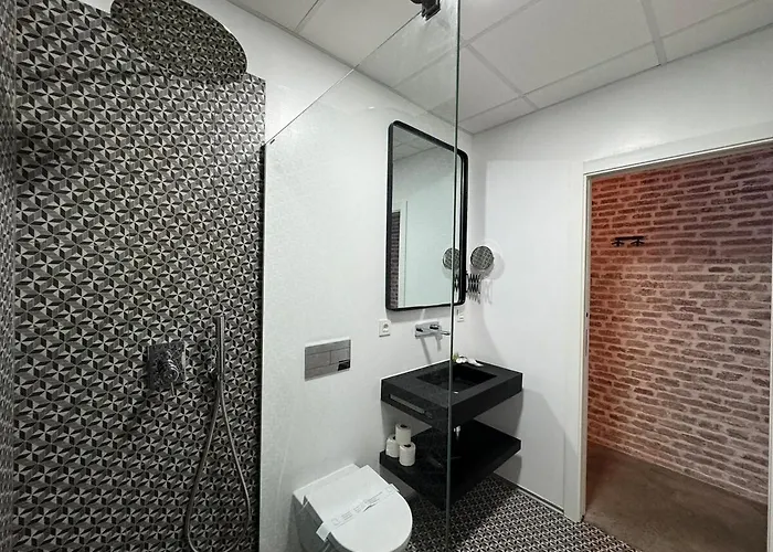 06 Alameda Luxury